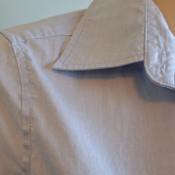 🅱️🅾️G🅾️ Banana Republic Non-iron fitted shirt in light blue. - Picture 2 of 11